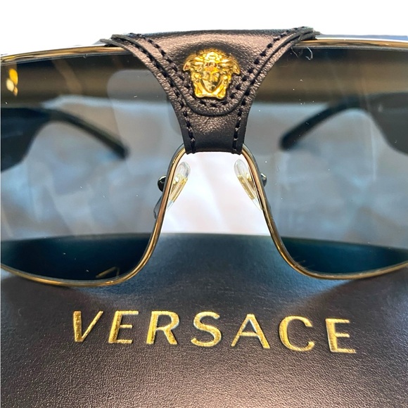 Authentic Versace Unisex Squared Baroque Gold Metal Frame with Grey Lens Sunnies - Picture 7 of 15